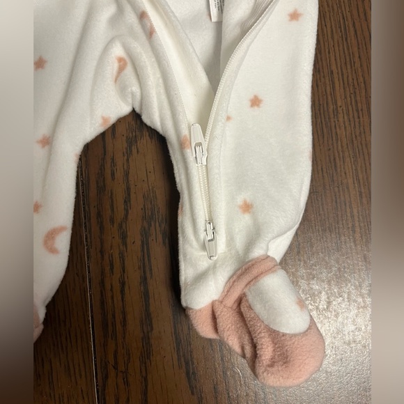 Mommy’s Little Angel Bodysuit - Picture 4 of 7